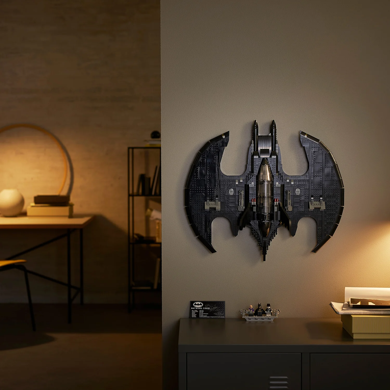 LEGO® DC Batman 1989 Batwing - Image 13