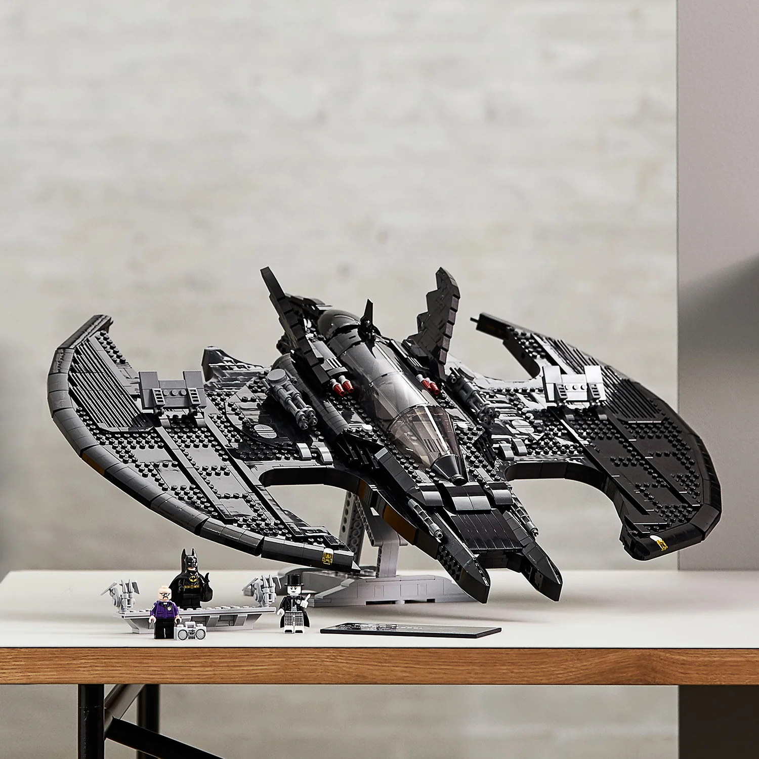 LEGO® DC Batman 1989 Batwing - Image 16