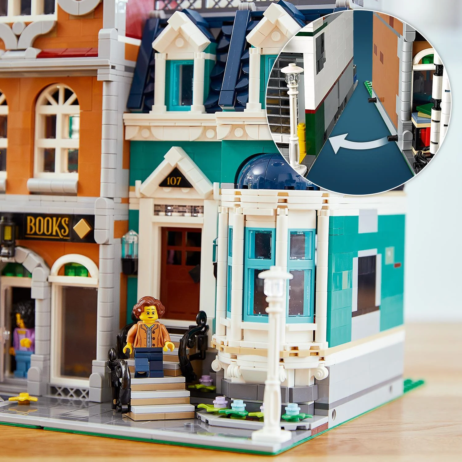 LEGO® Creator Expert Bookshop - Image 6