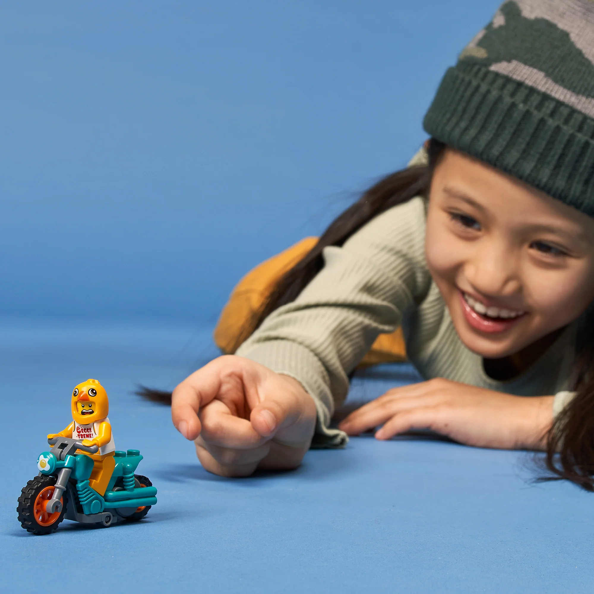 LEGO® City Chicken Stunt Bike - Image 3