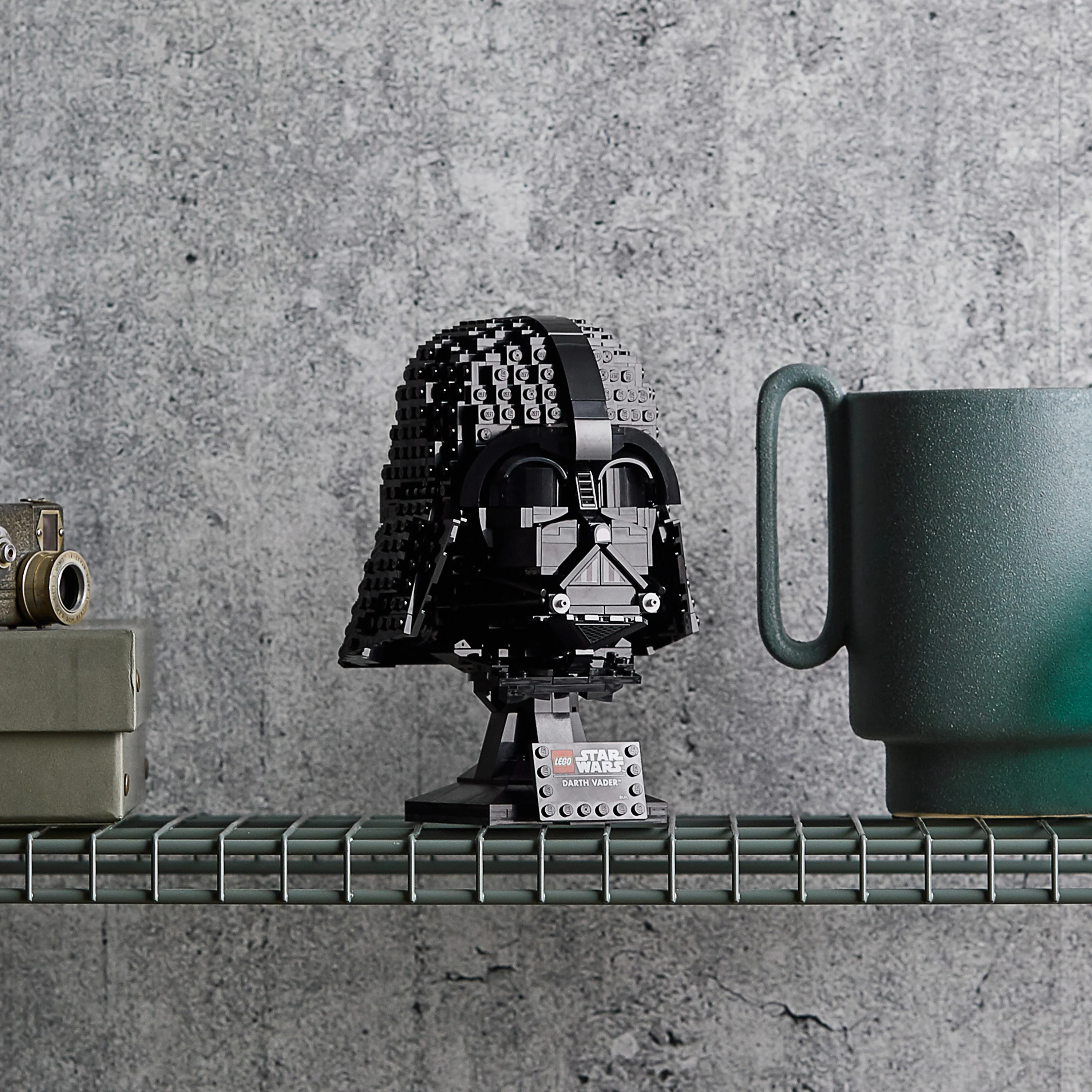 LEGO® Star Wars Darth Vader™ Helmet - Image 5