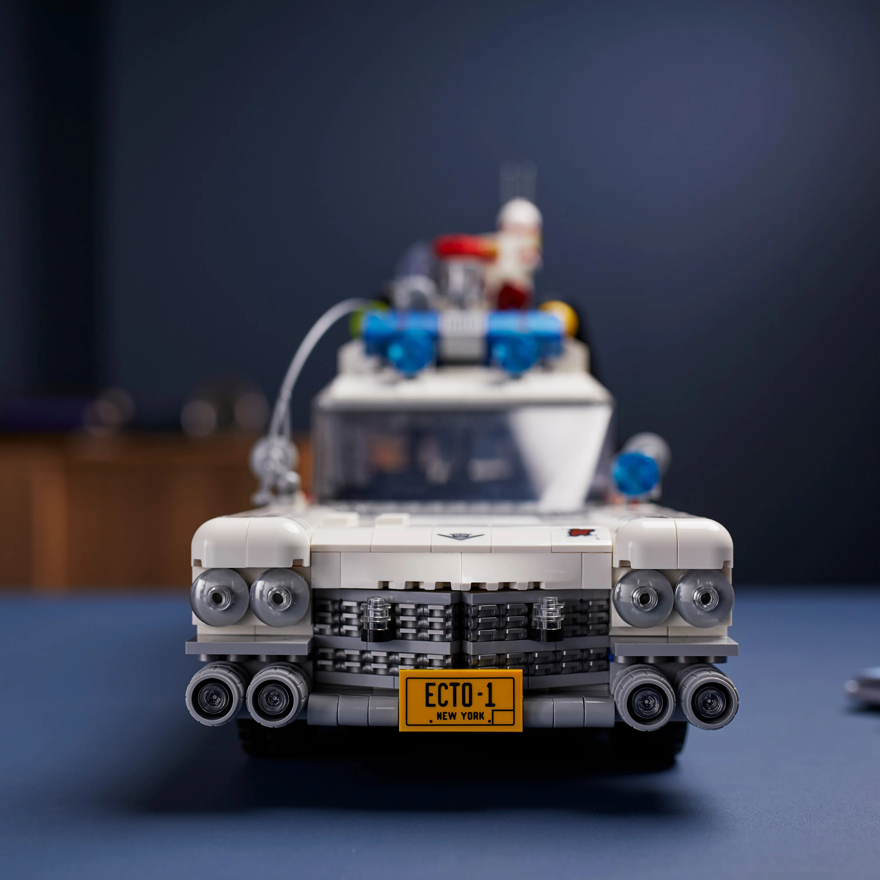 LEGO® Creator Expert Ghostbusters™ ECTO-1 - Image 10