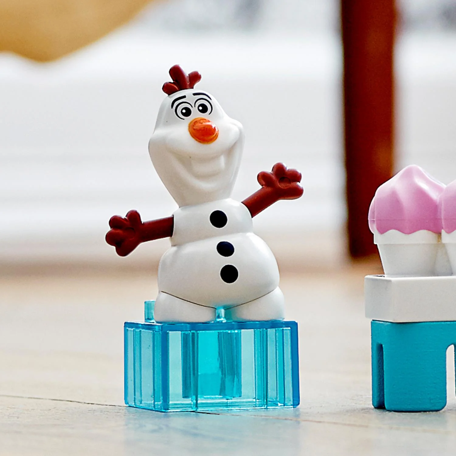 LEGO® DUPLO™ Elsa and Olafs Tea Party - Image 5