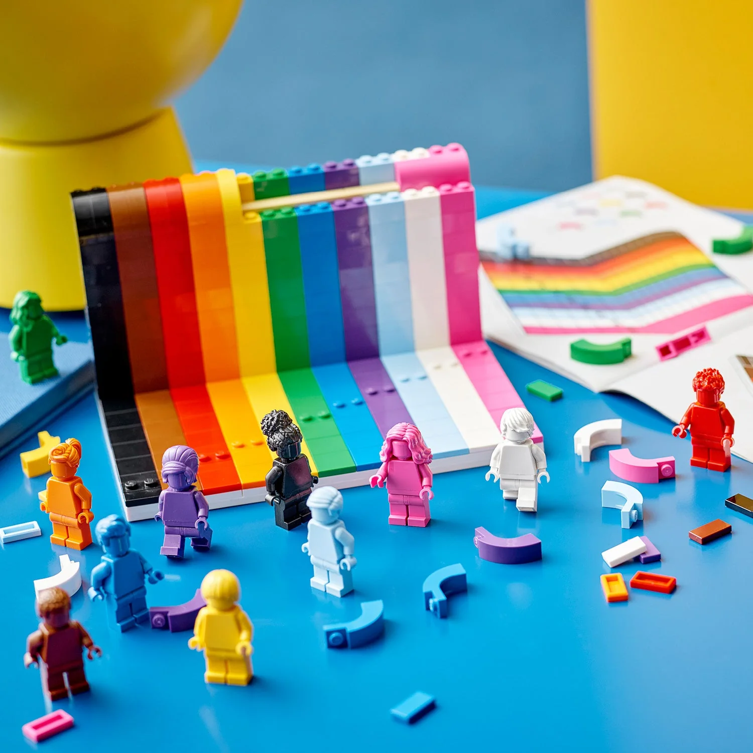 LEGO® Everyone is Awesome - Image 12