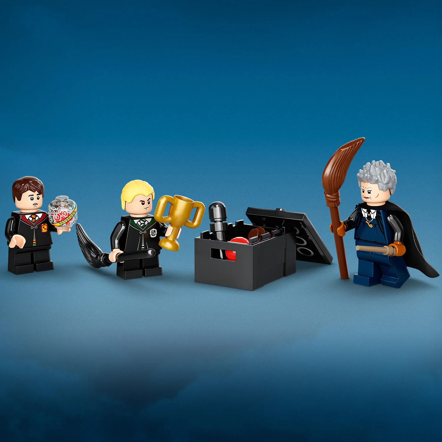 LEGO® Harry Potter™ Hogwarts™: First Flying Lesson - Image 11