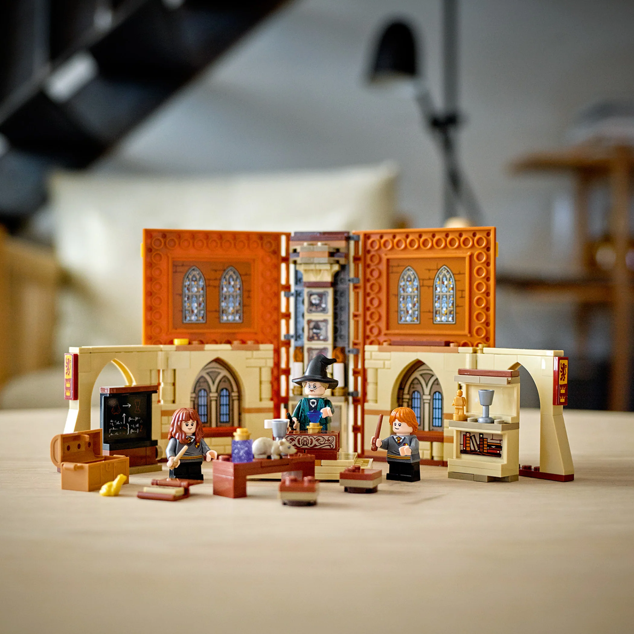LEGO® Harry Potter Hogwarts™ Moment: Transfiguration Class - Image 3