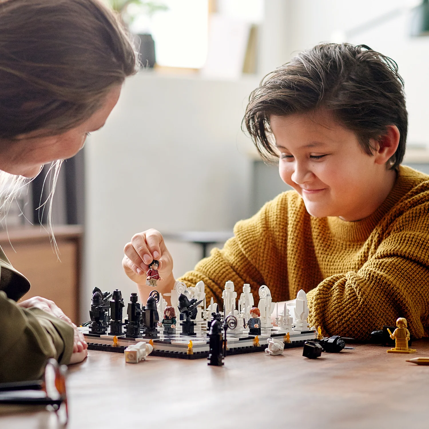 LEGO® Harry Potter Hogwarts™ Wizard’s Chess - Image 5