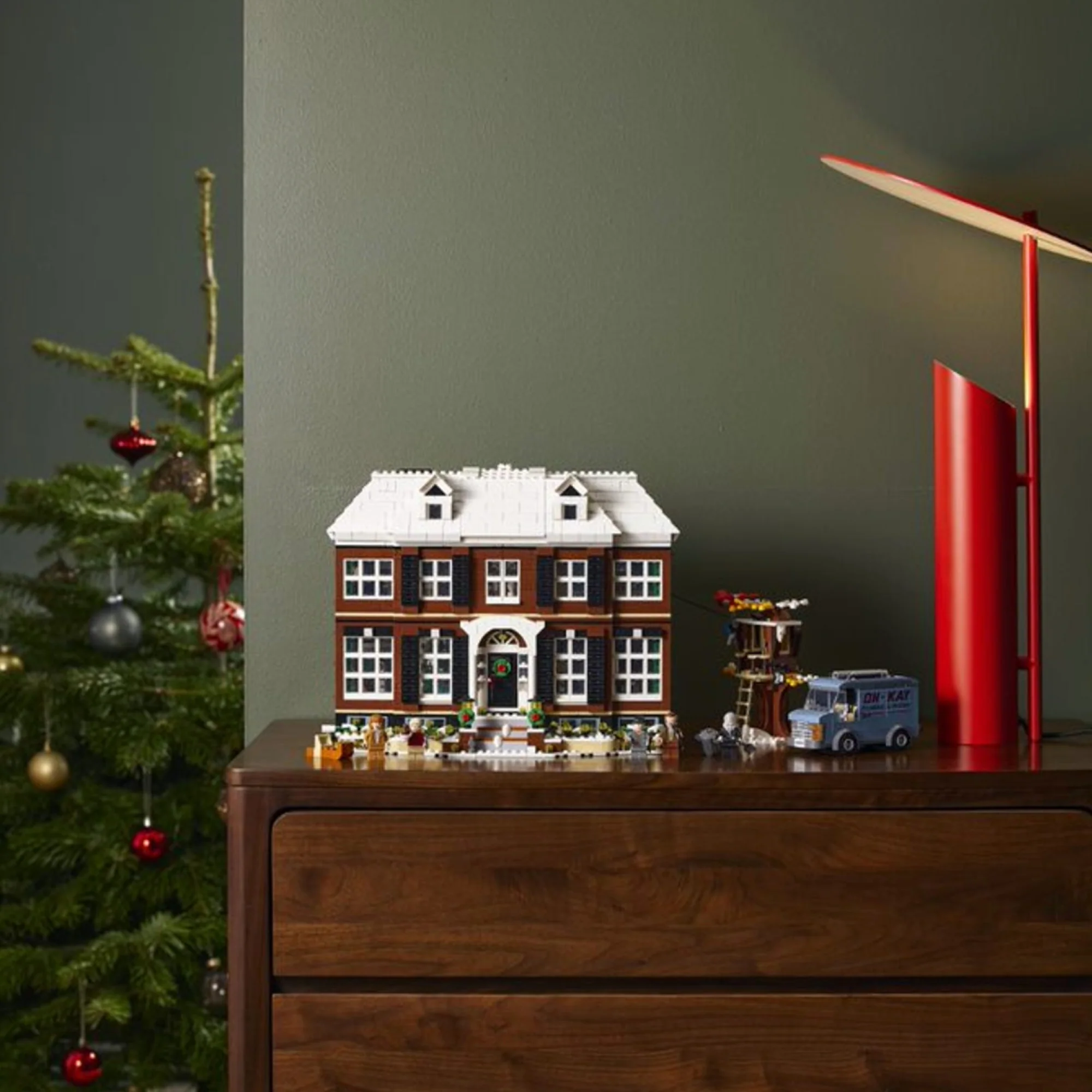 LEGO® Ideas Home Alone - Image 10