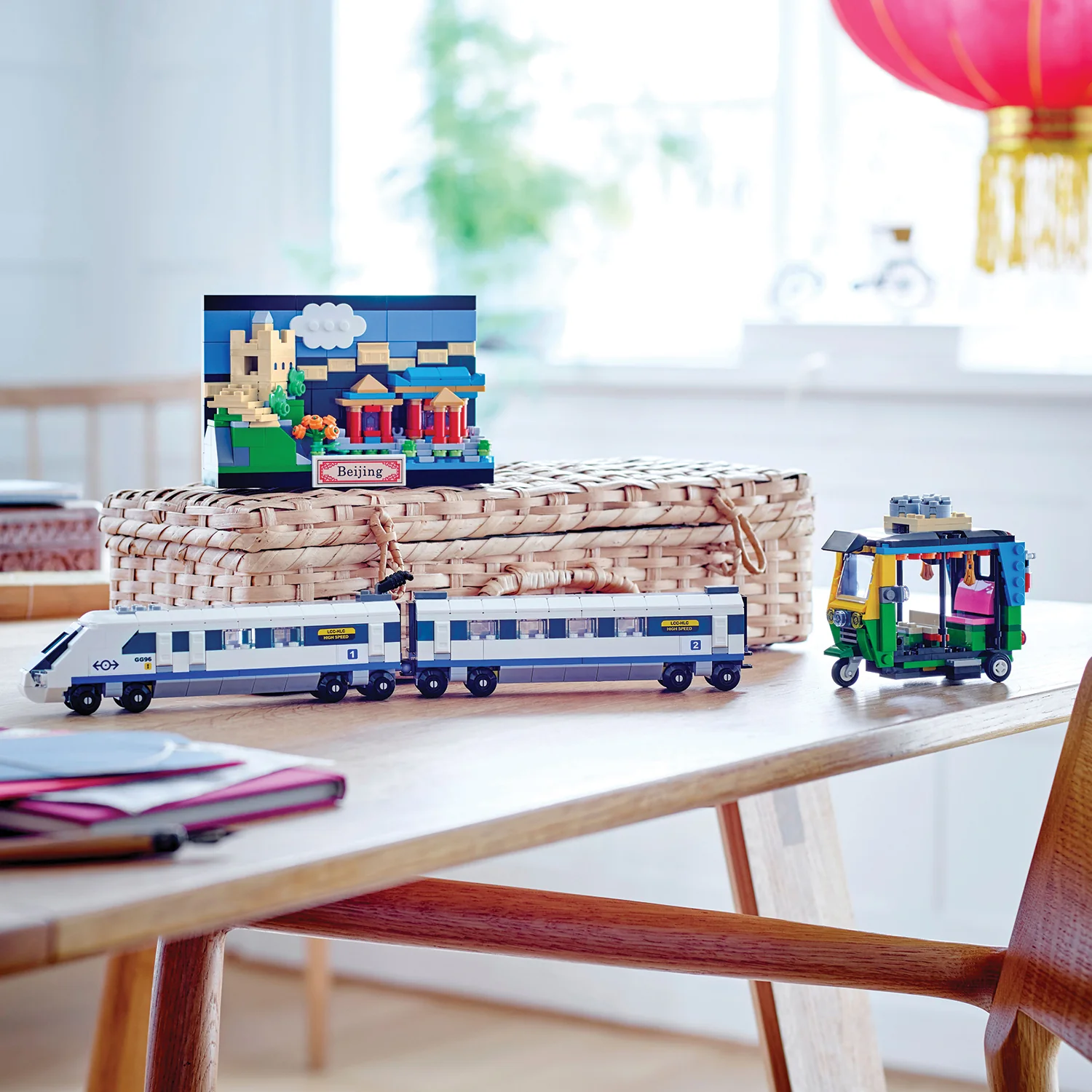 LEGO® Creator Beijing Postcard - Image 4