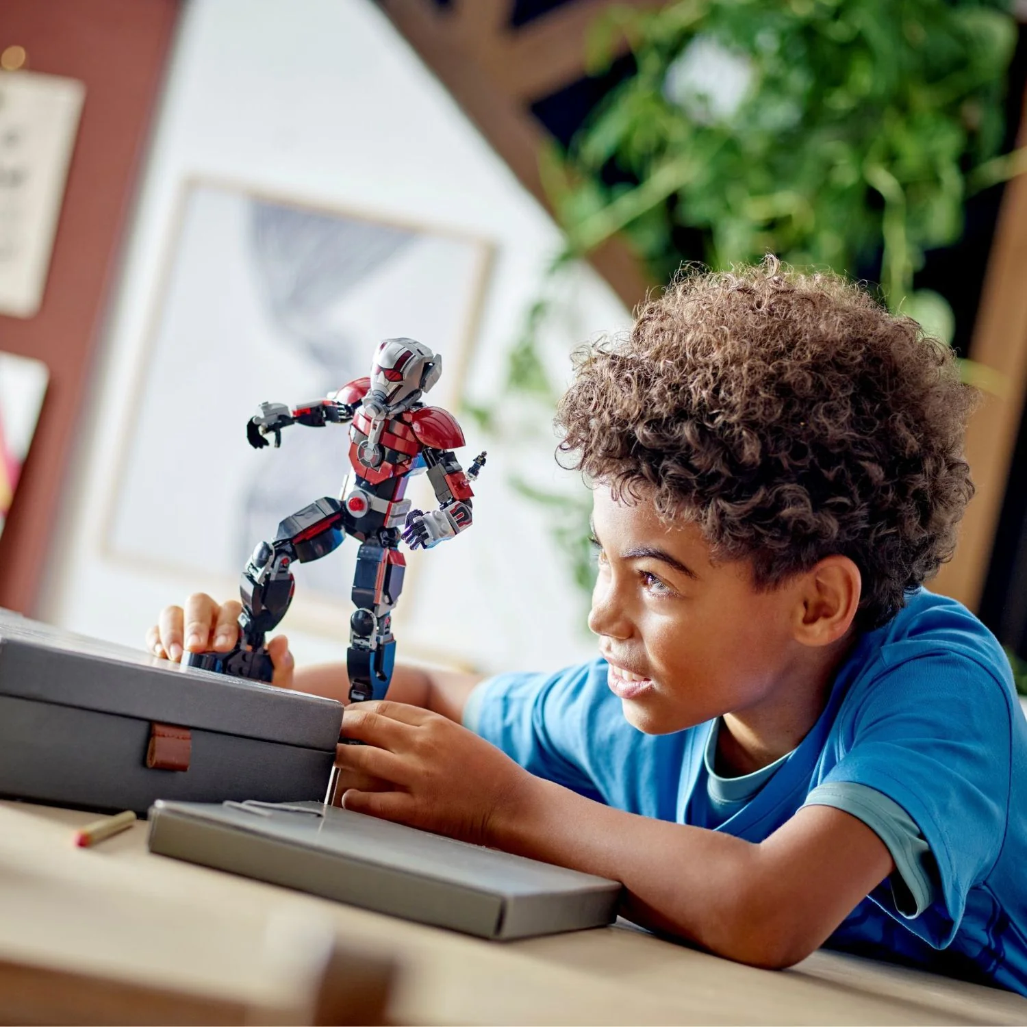 LEGO® Marvel Ant-Man Construction Figure - Image 4