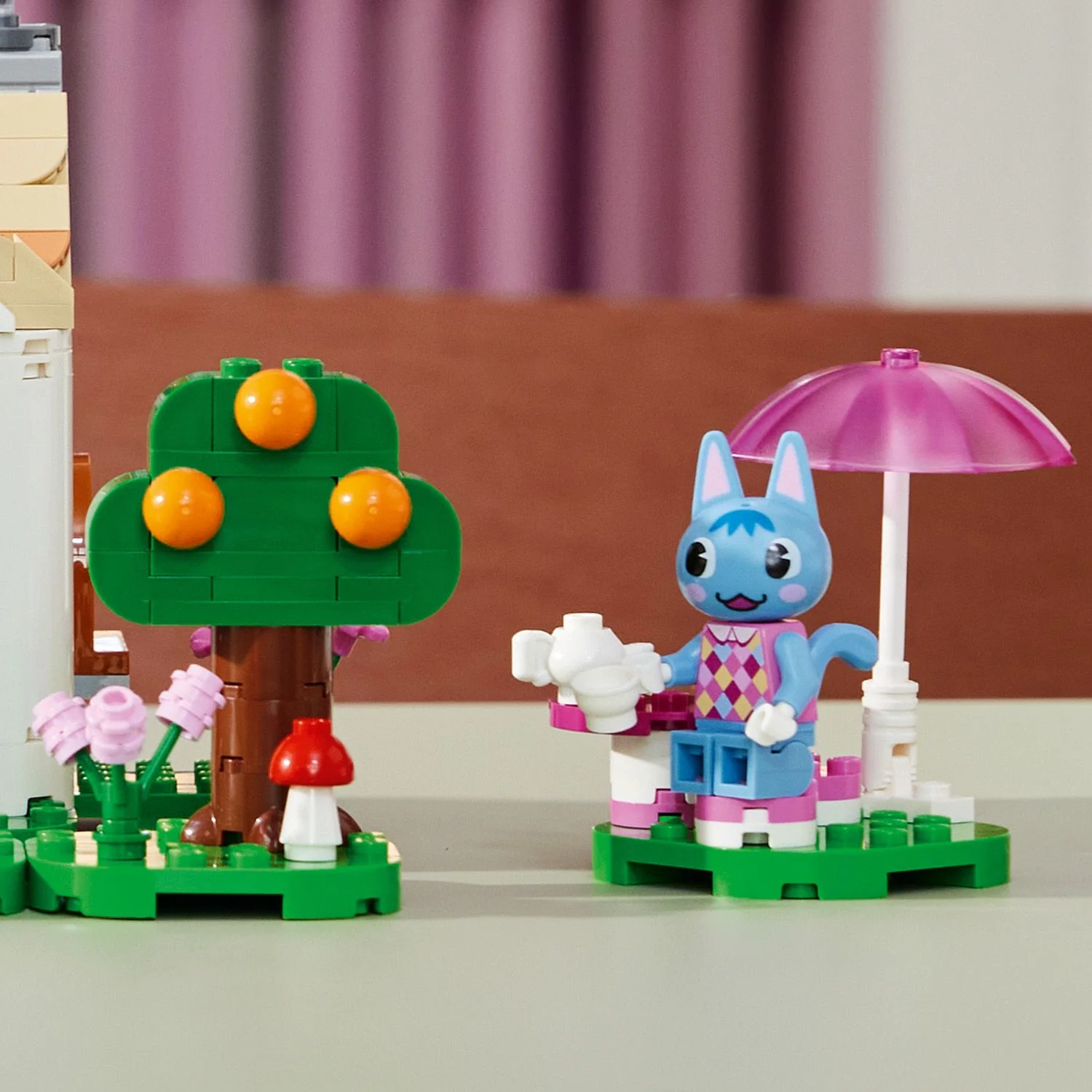 LEGO® Animal Crossing™ Nook's Cranny & Rosie's House - Image 11