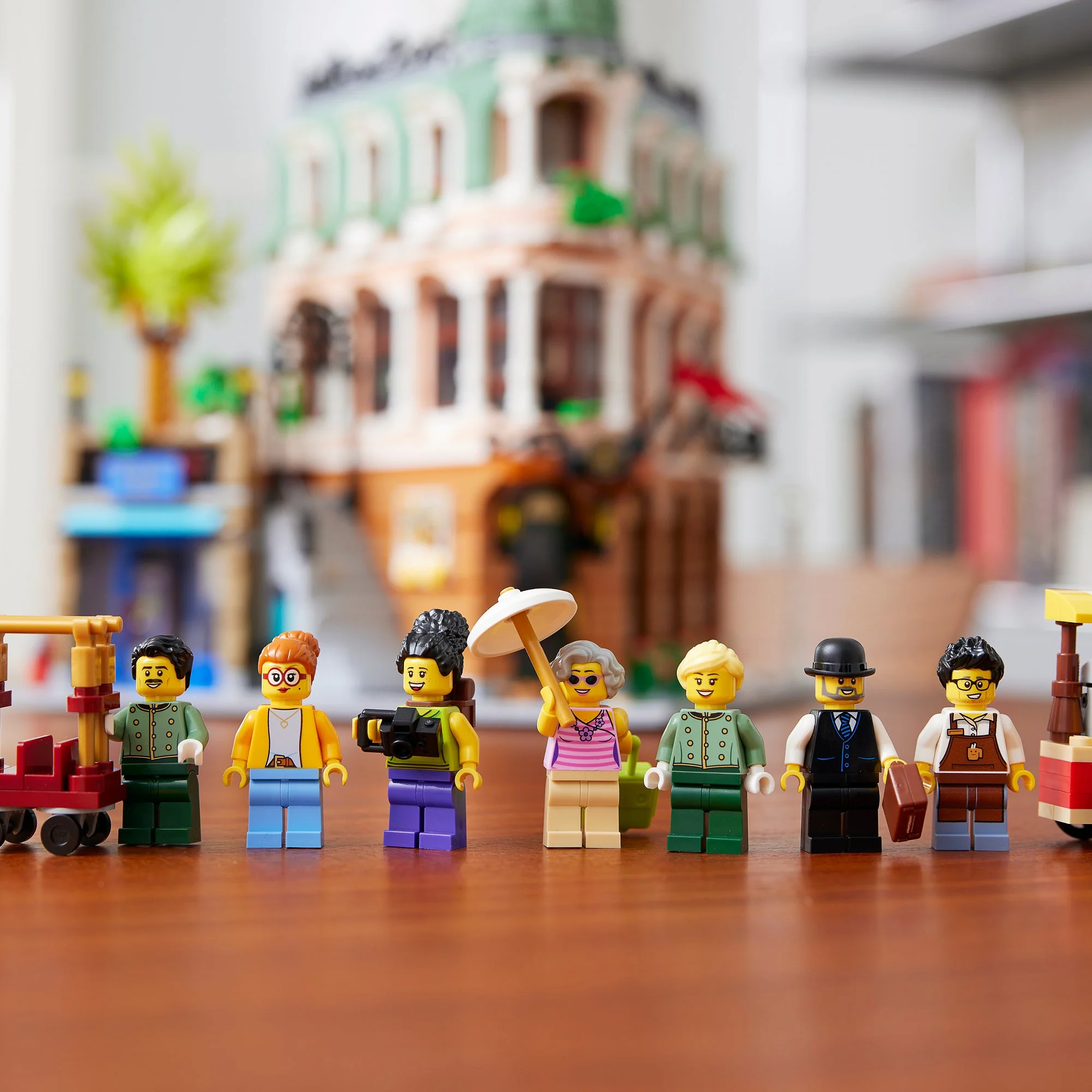 LEGO® Creator Expert Boutique Hotel - Image 16
