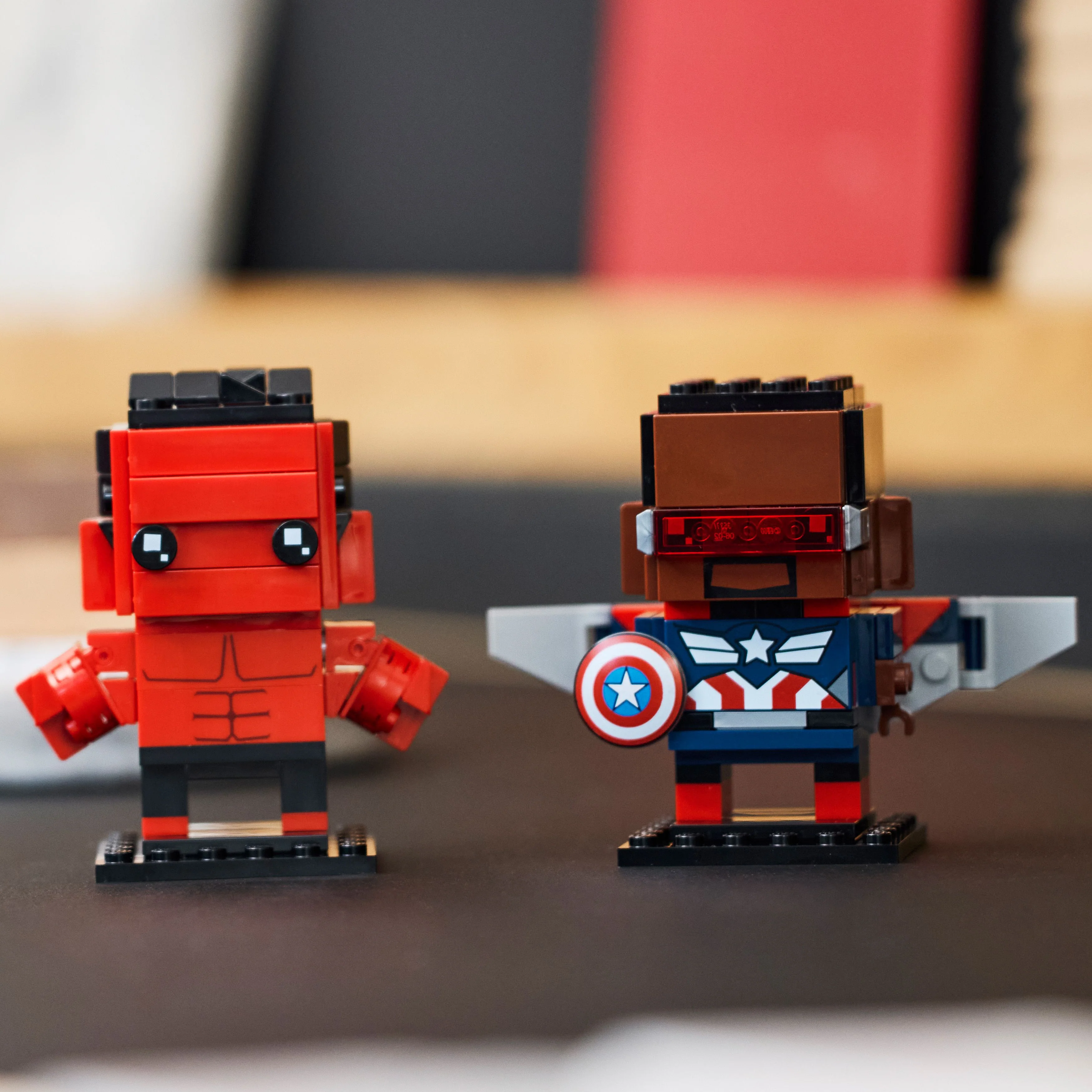 LEGO® BrickHeadz⢠Captain America & Red Hulk Figures - Image 3