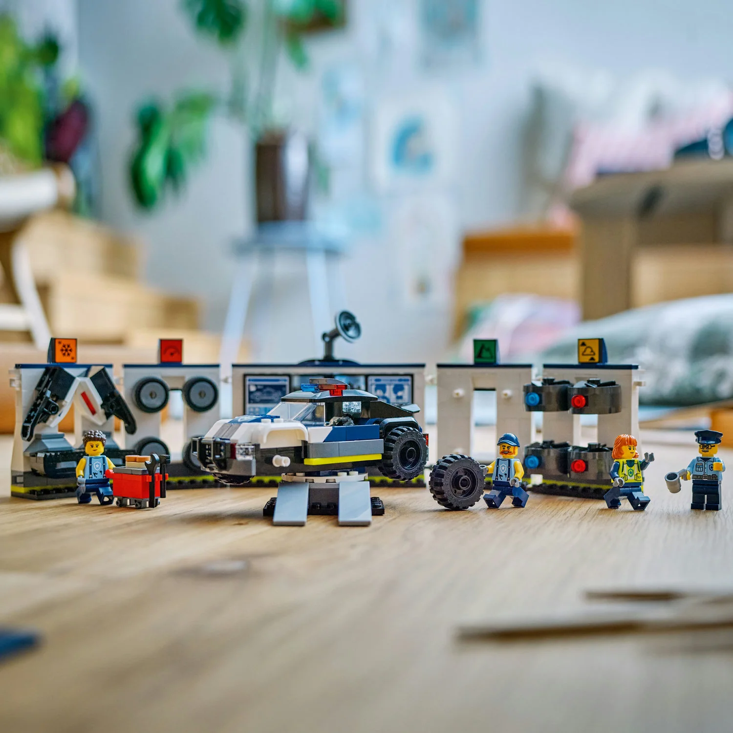 LEGO® City Custom Police Car Garage - Image 5