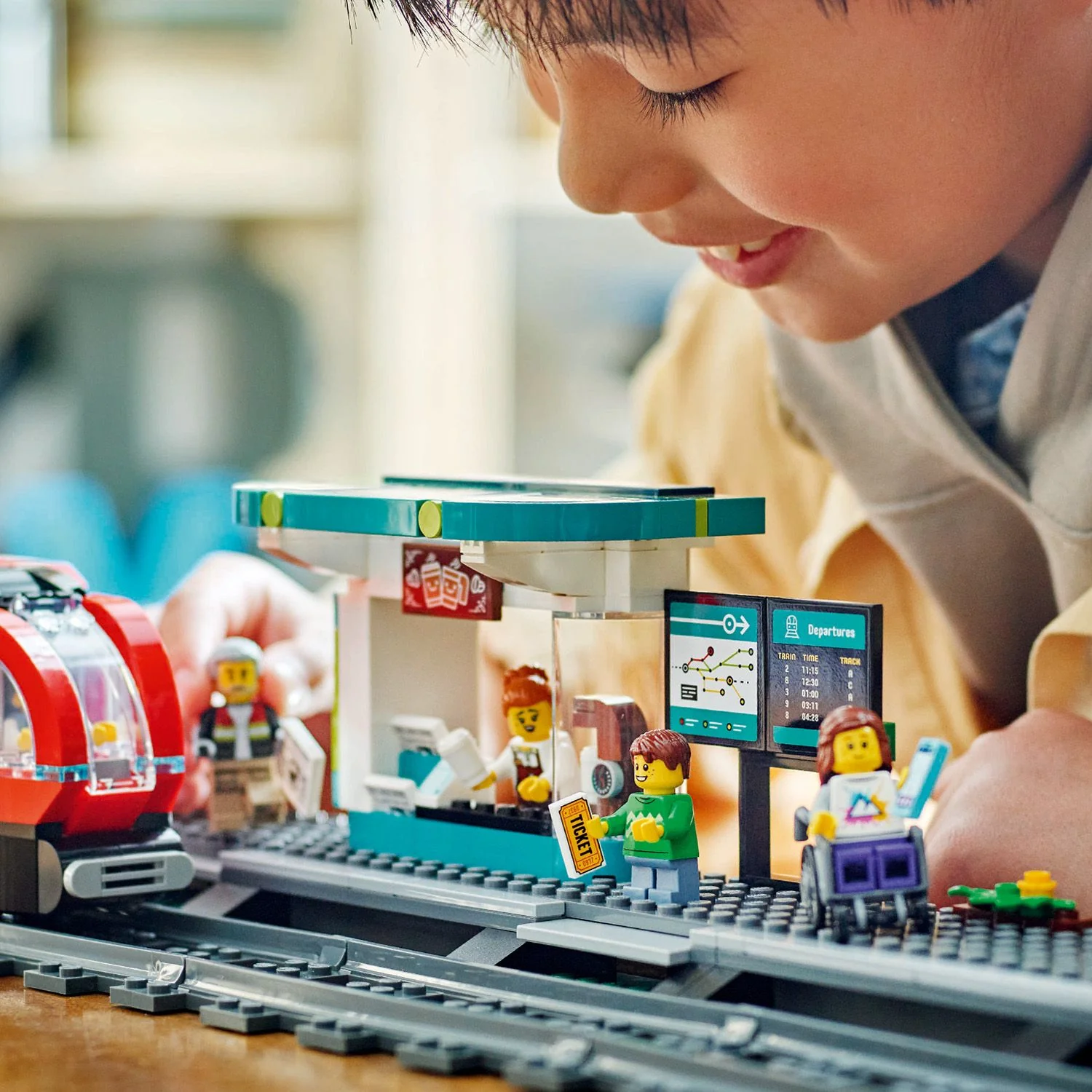 LEGO® City Downtown Tram and Station - Image 7