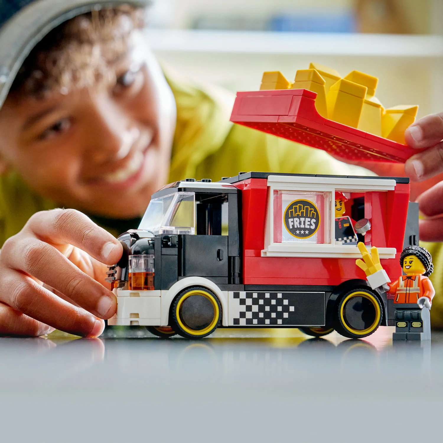 LEGO® City Fries Food Truck - Image 3