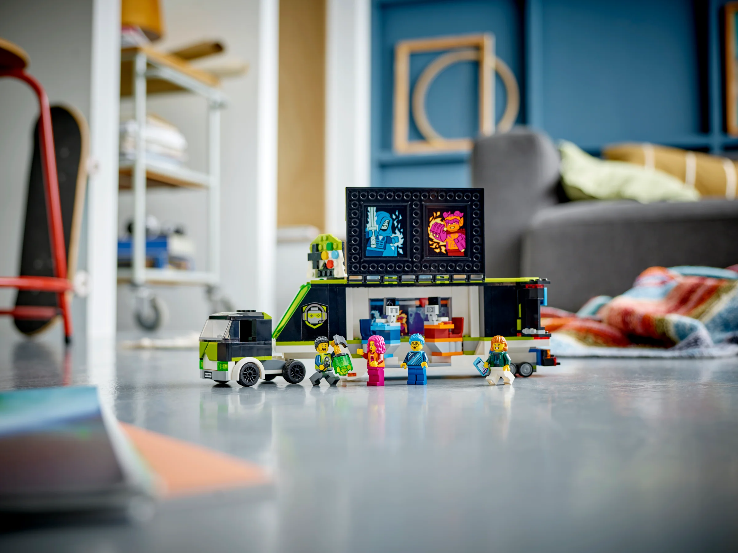 LEGO® City Gaming Tournament Truck - Image 7