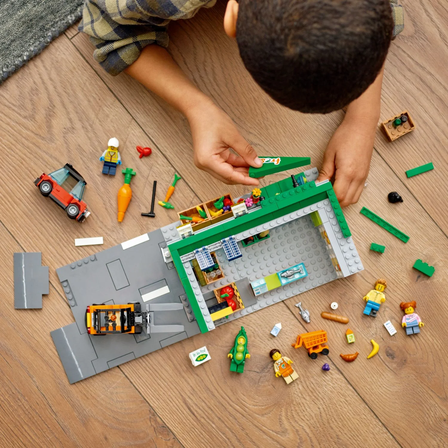 LEGO® City Grocery Store - Image 3