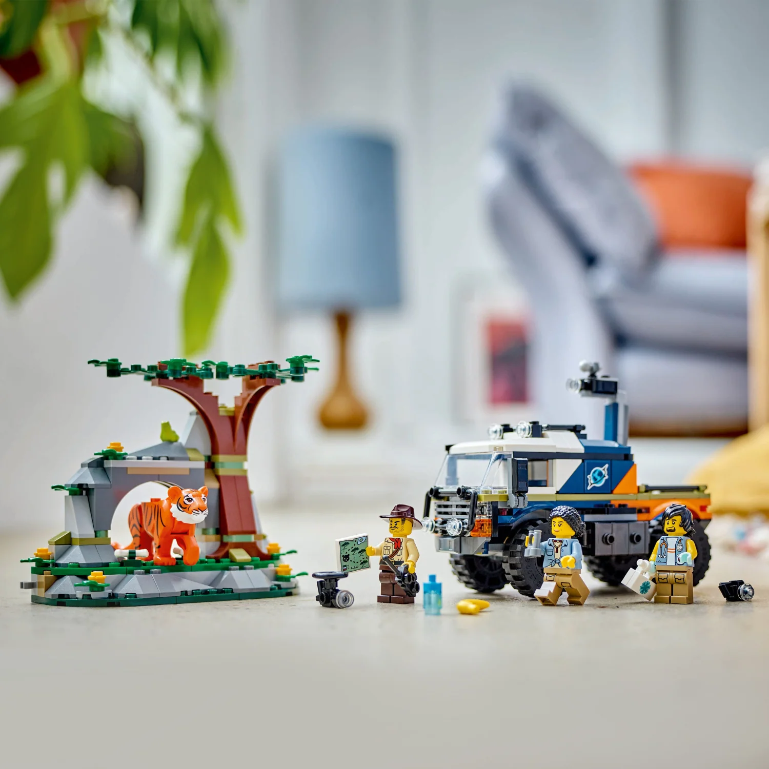 LEGO® City Jungle Explorer Off-Road Truck - Image 5