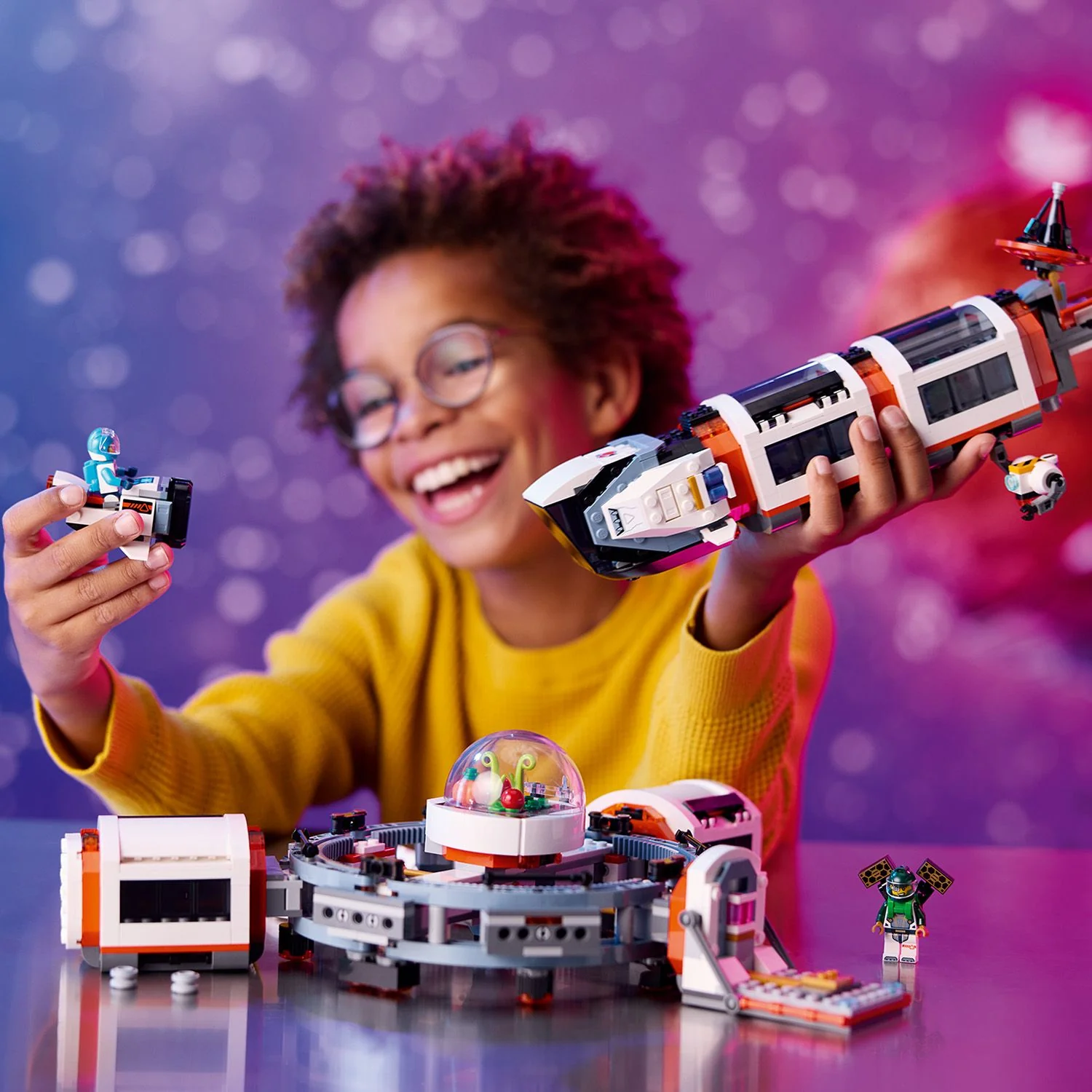 LEGO® City Modular Space Station - Image 11