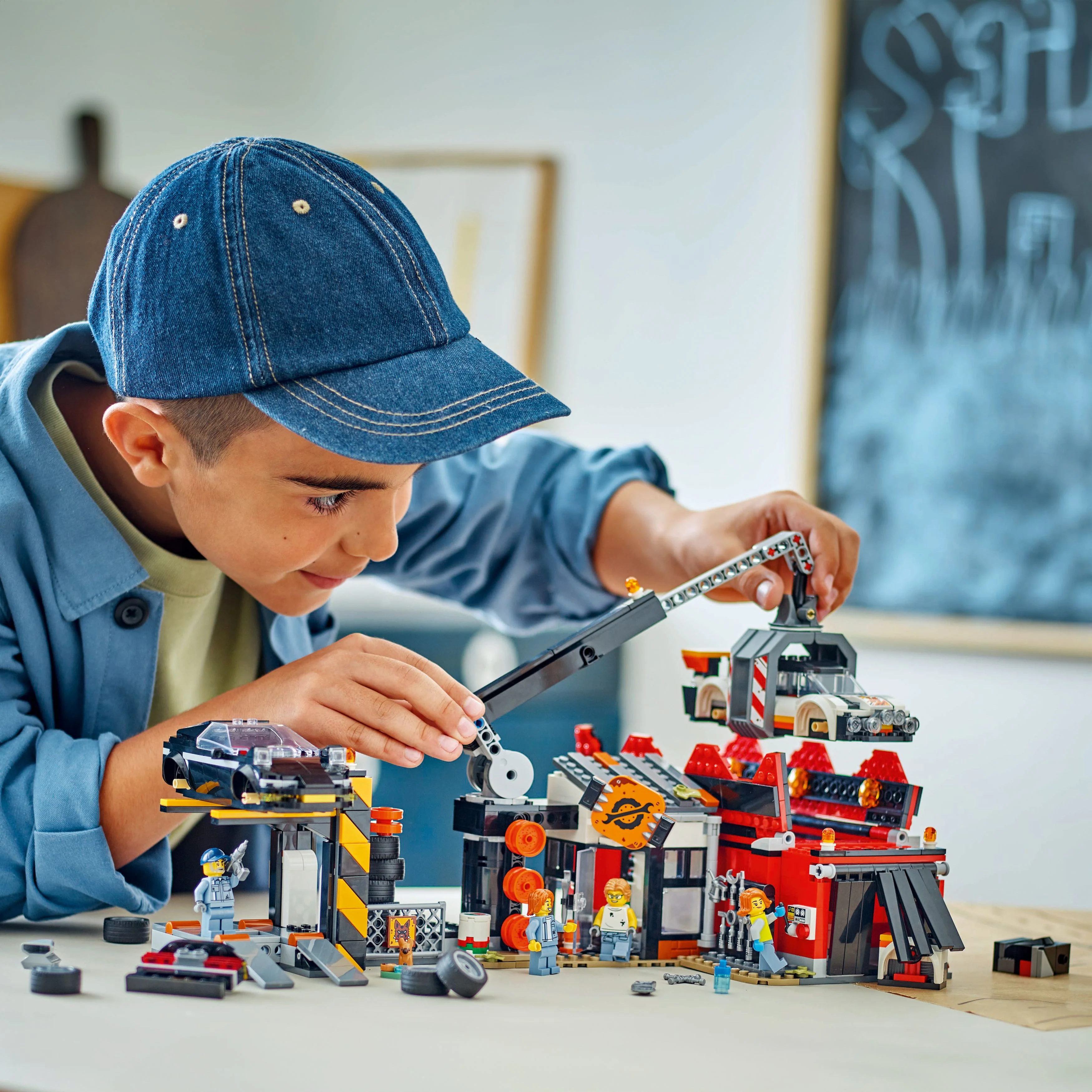 LEGO® City Scrapyard with Cars - Image 4