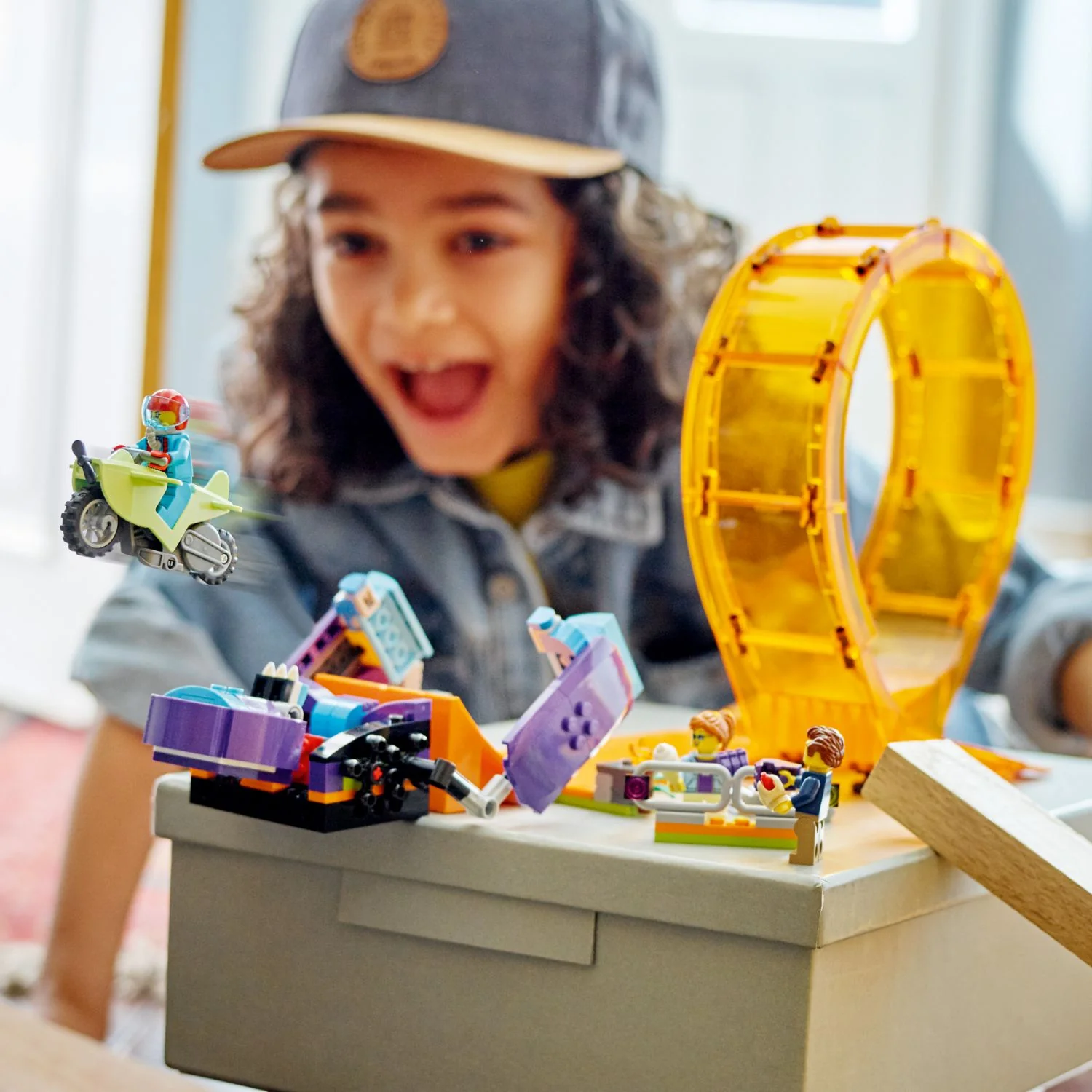 LEGO® City Smashing Chimpanzee Stunt Loop - Image 5