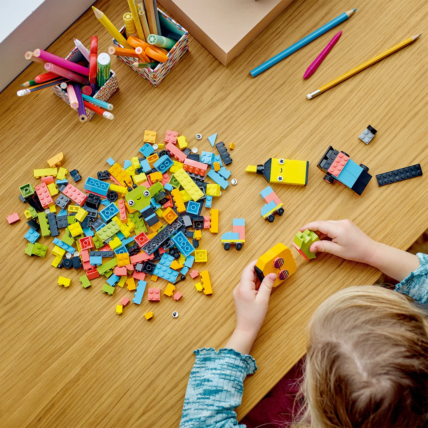LEGO® Classic Creative Neon Fun - Image 3