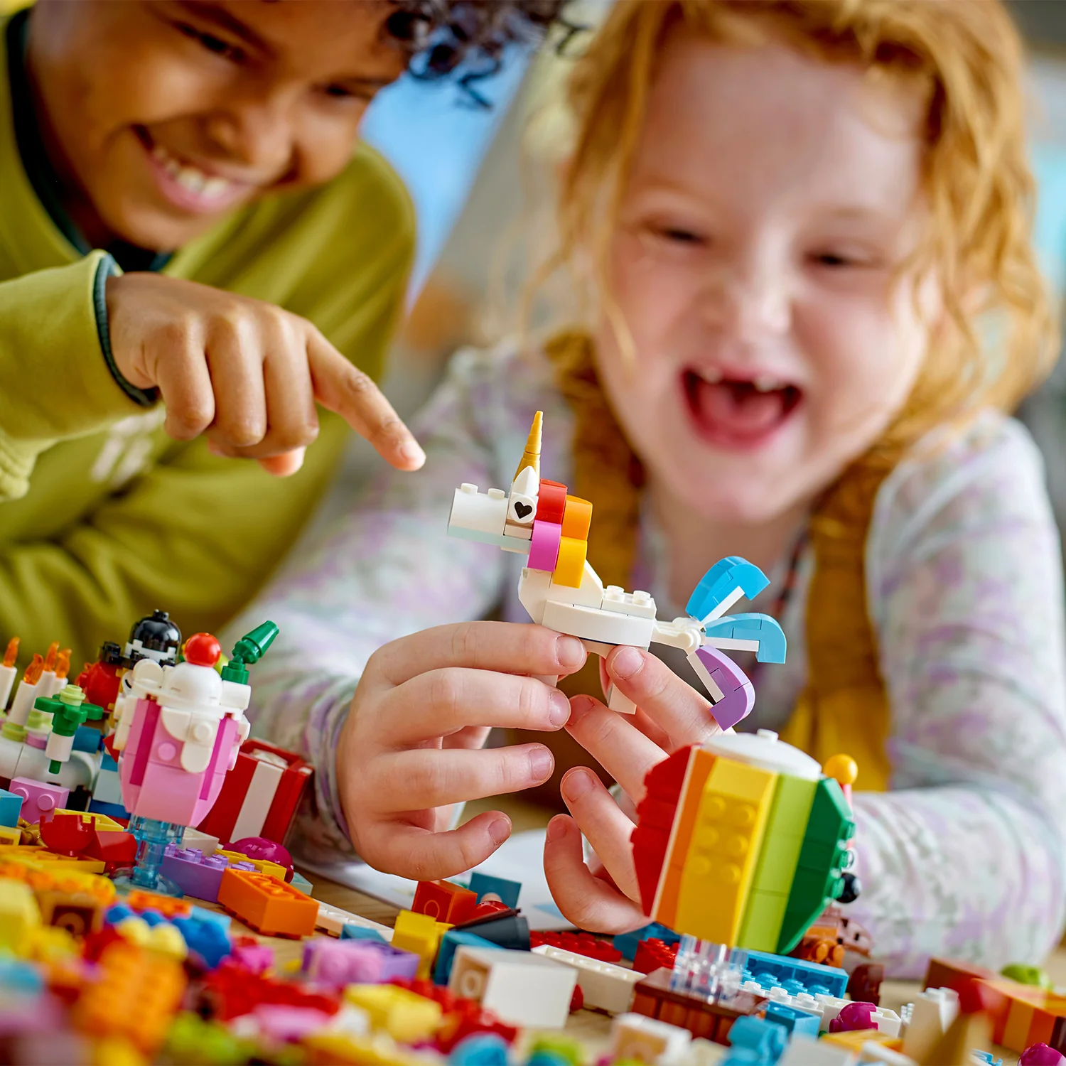 LEGO® Classic Creative Party Box - Image 4