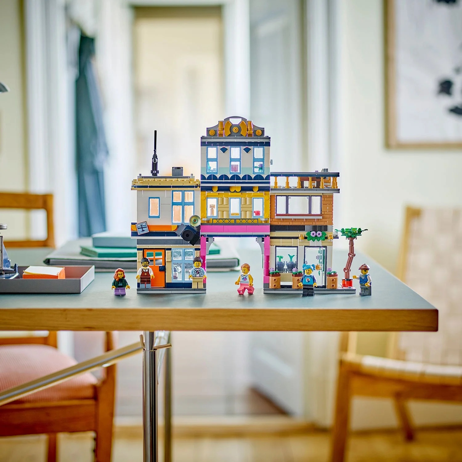 LEGOĀ® Creator 3-in-1 Main Street - Image 6