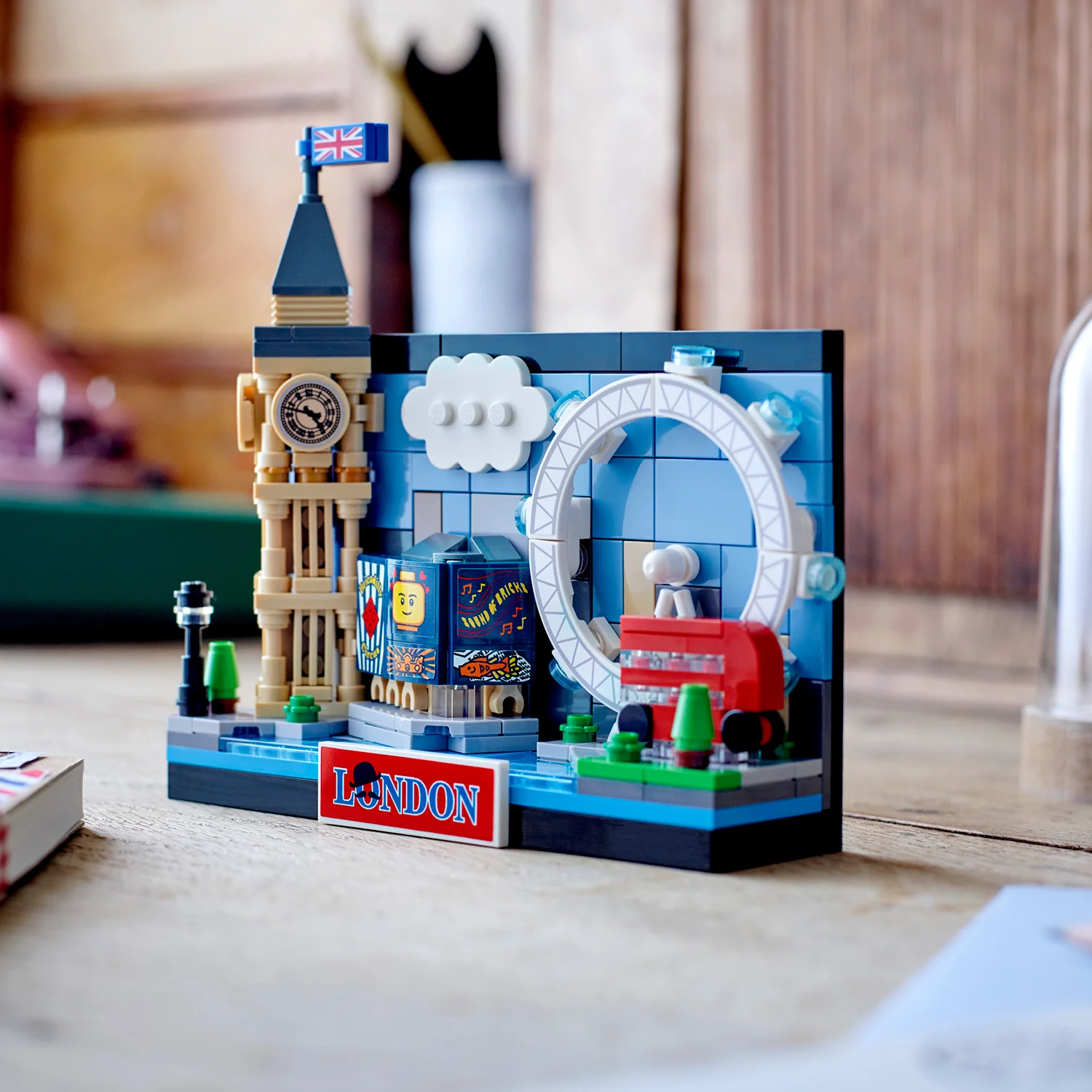 LEGO® Creator London Postcard - Image 3