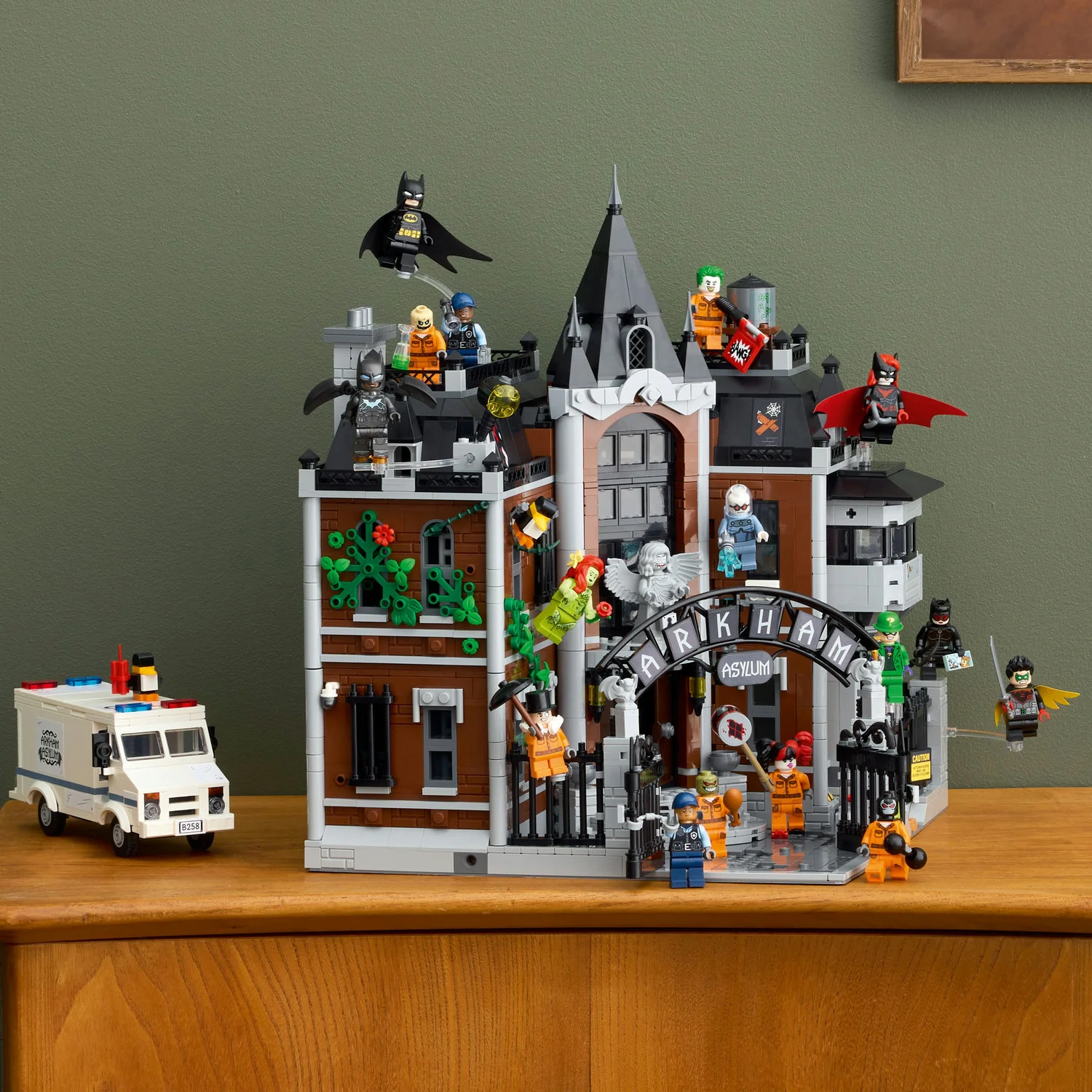 LEGO® DC Batman™ Arkham Asylum™ - Image 8