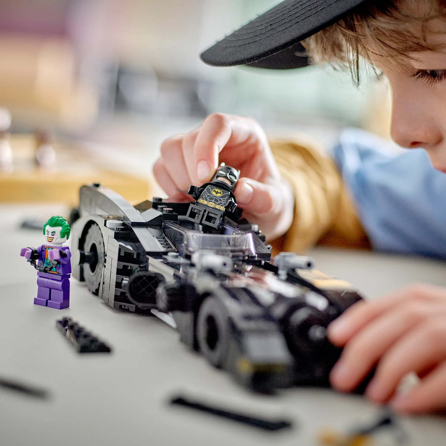 LEGOĀ® DC⢠Batmobileā¢: Batman⢠vs. The Joker⢠Chase - Image 5
