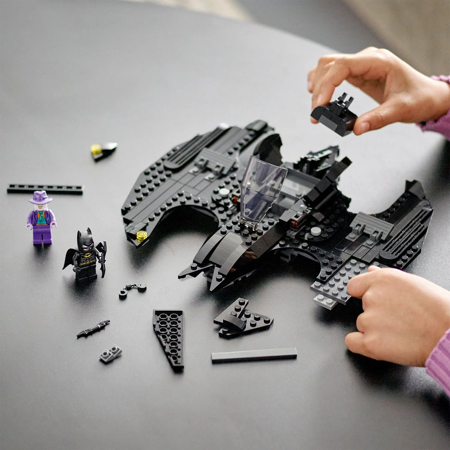 LEGO® DC Batwing: Batman™ vs. The Joker™ - Image 6