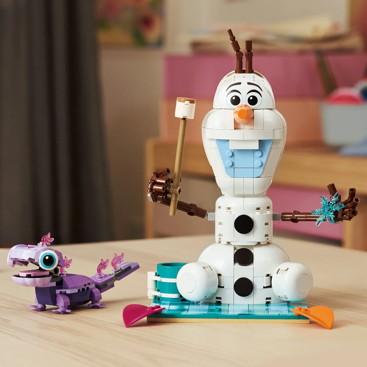 LEGO® | Disney Frozen Olaf and Bruni’s Picnic Fun - Image 5