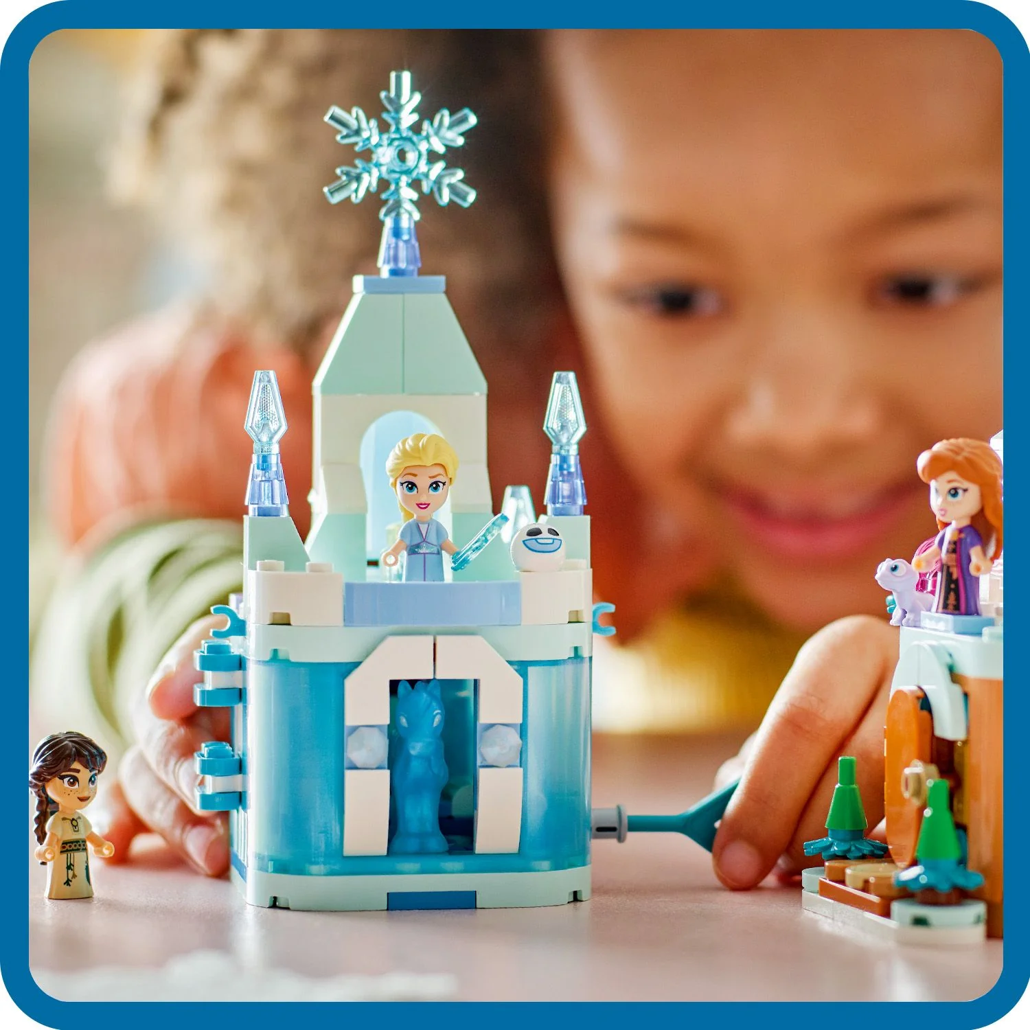 LEGO® Disney™ Mini Arendelle Castle & Elsa's Ice Palace - Image 8