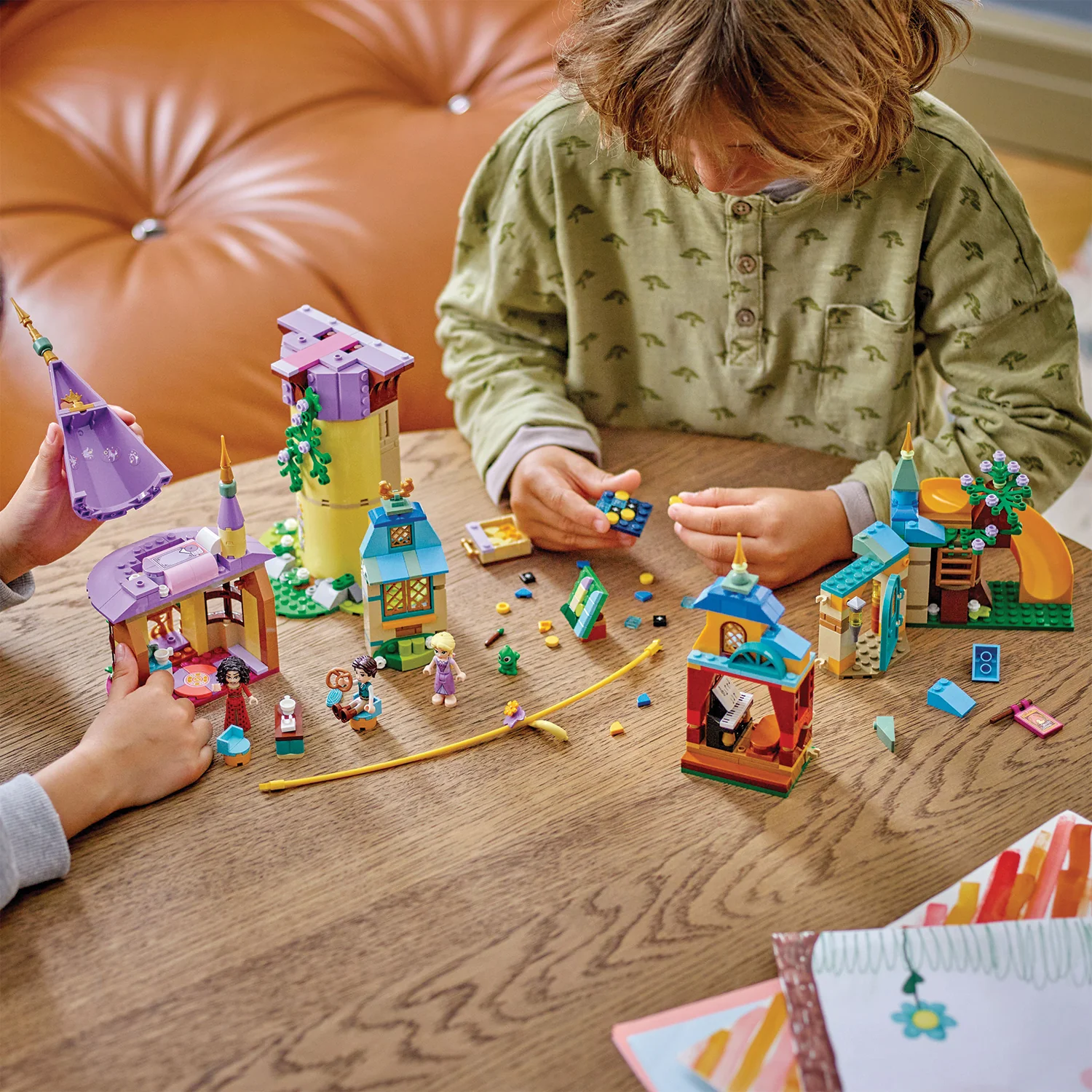 LEGO® Disney™ Rapunzel's Tower & The Snuggly Duckling - Image 3