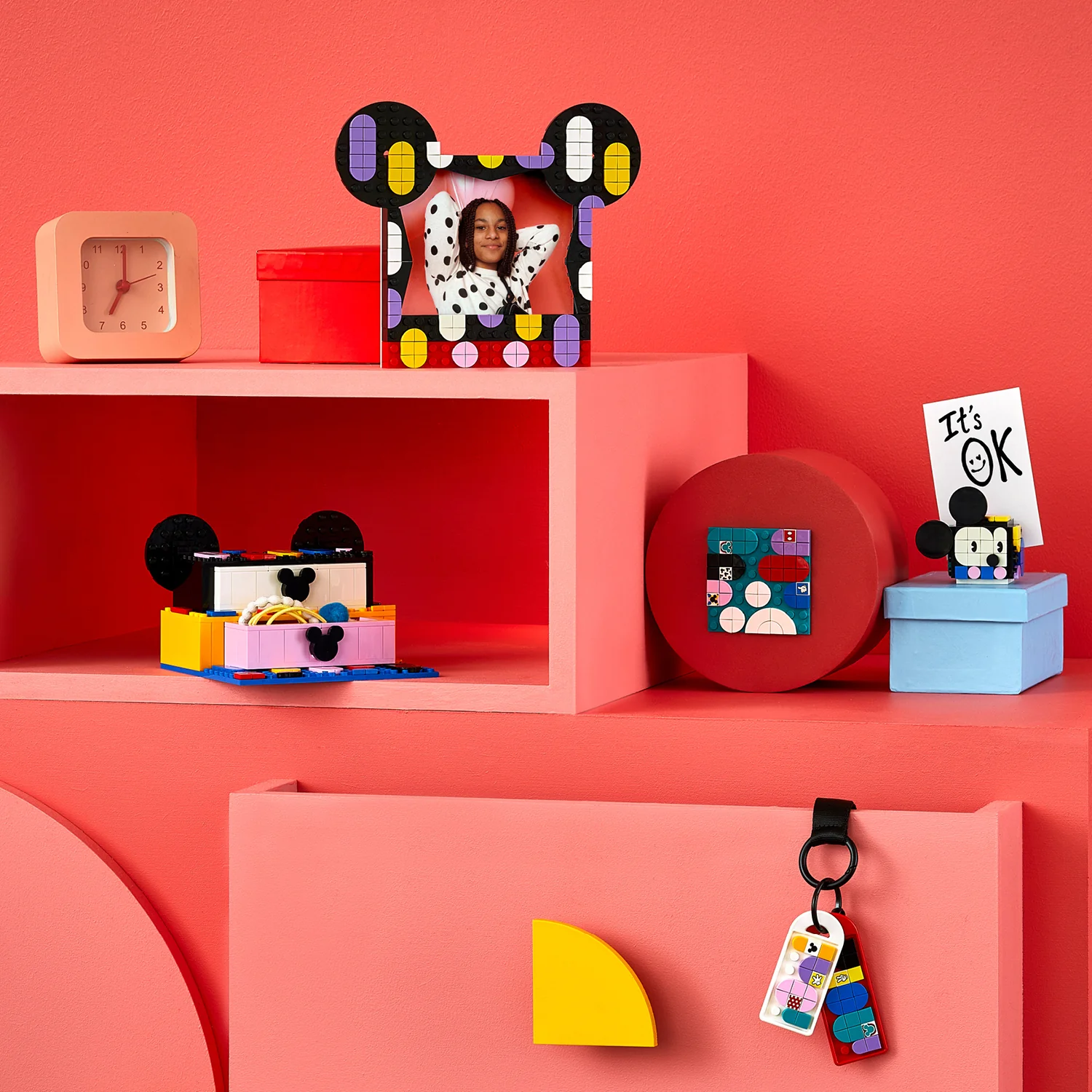 LEGO® DOTS™ Disney™ Mickey Mouse & Minnie Mouse Back-to-School Project Box - Image 6