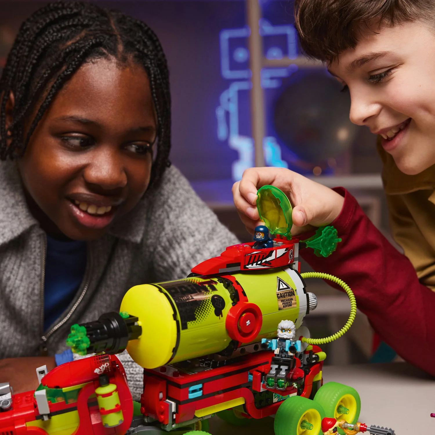 LEGO® DREAMZzz™ Mateo's Spray Paint Truck - Image 3
