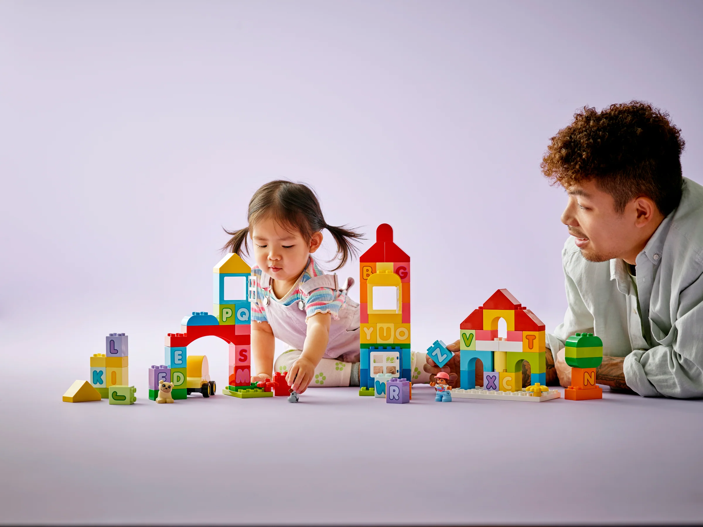 LEGO® DUPLO™ Classic Alphabet Town - Image 3