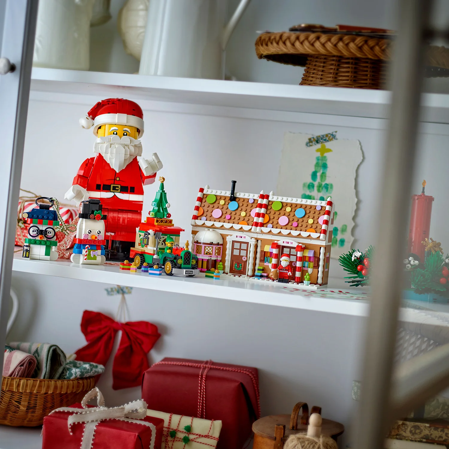 LEGO® Festive Gingerbread House - Image 6