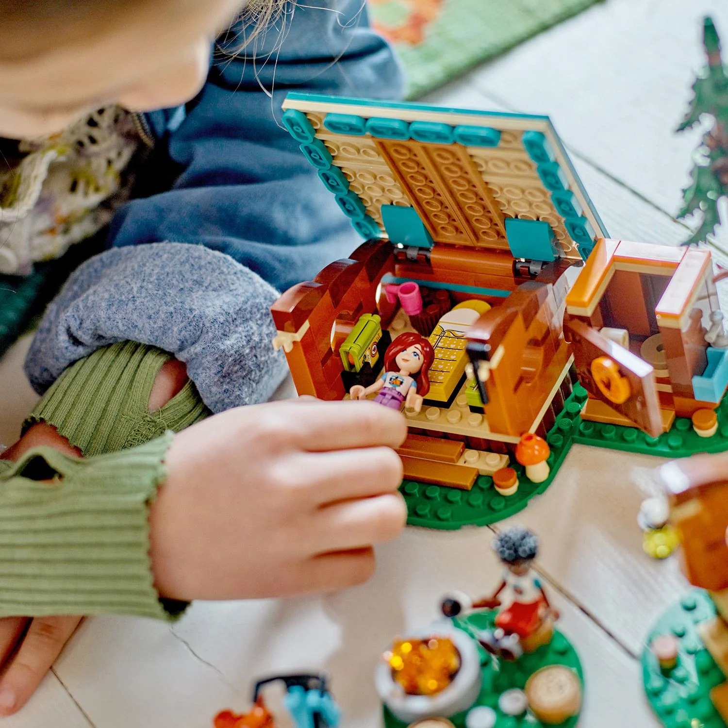 LEGO® Friends™ Adventure Camp Cosy Cabins - Image 6