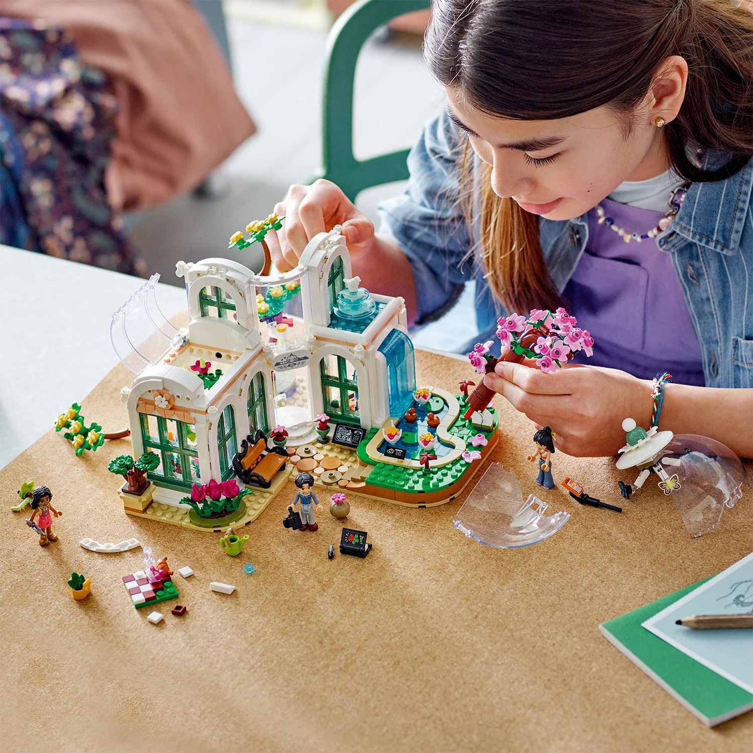 LEGO® Friends™ Botanical Garden - Image 4