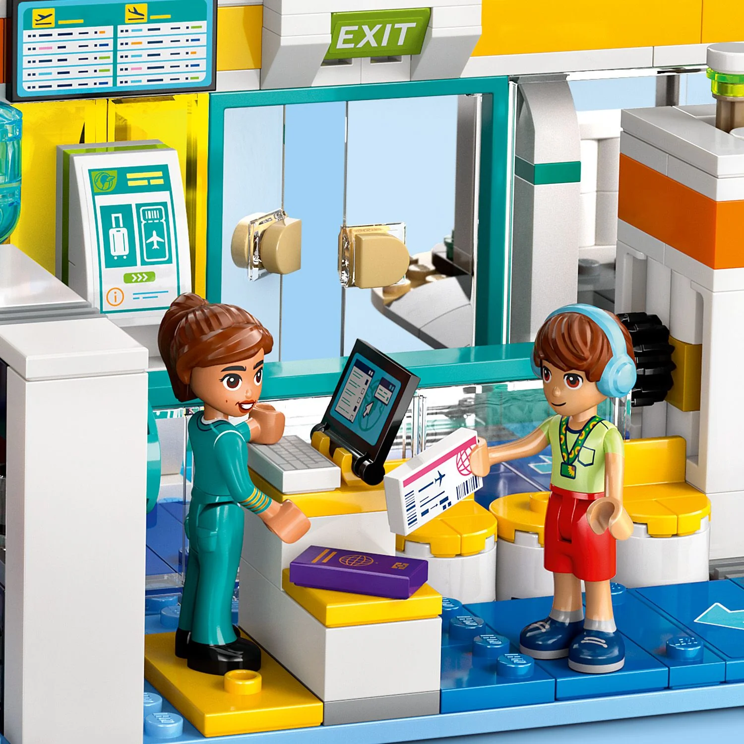 LEGO® Friends™ Heartlake City Airport and Airplane - Image 10