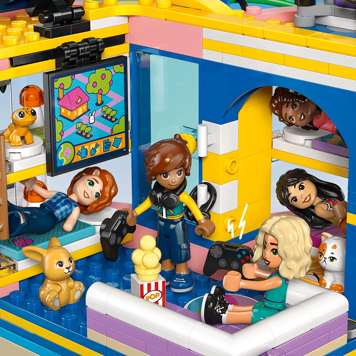 LEGO® Friends Heartlake City Friends Club House - Image 11