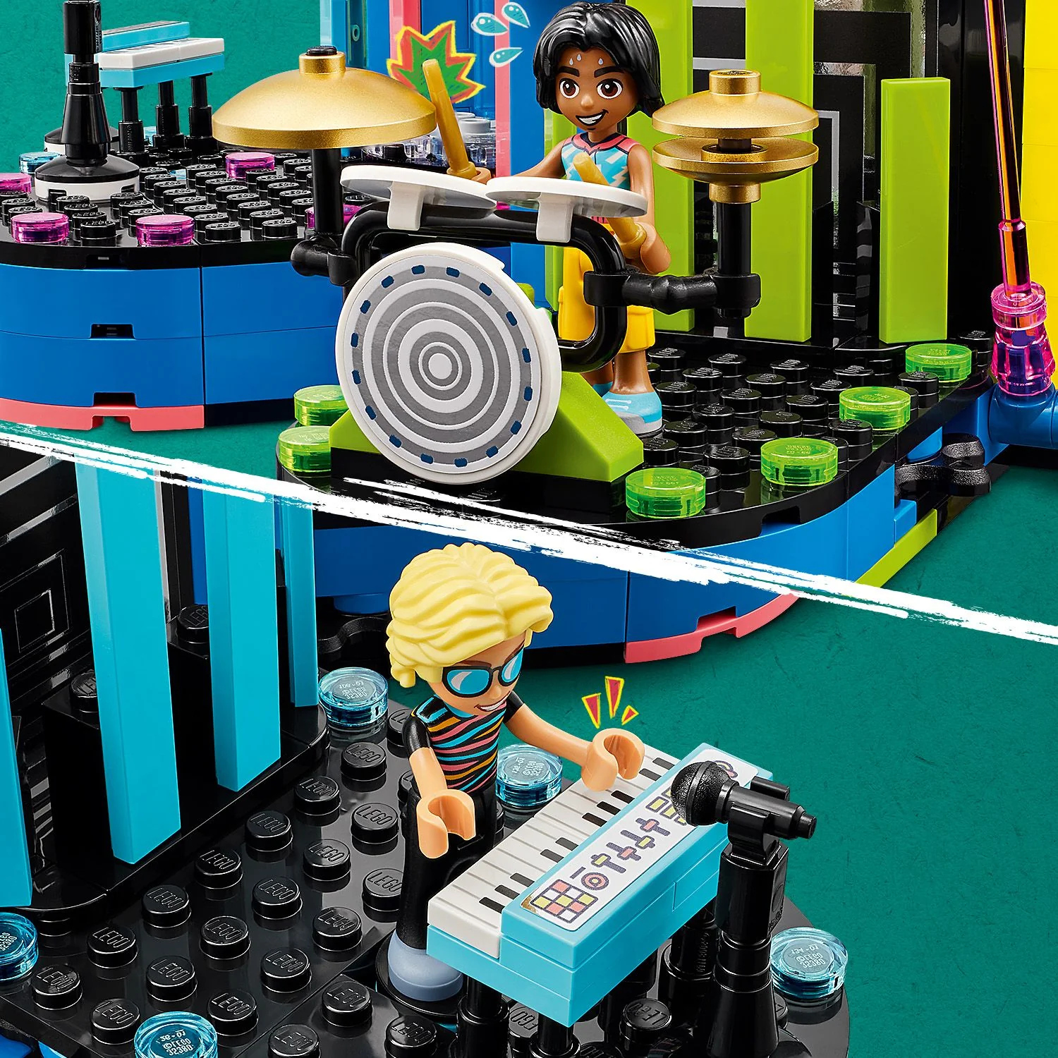 LEGO® Friends™ Heartlake City Music Talent Show - Image 6