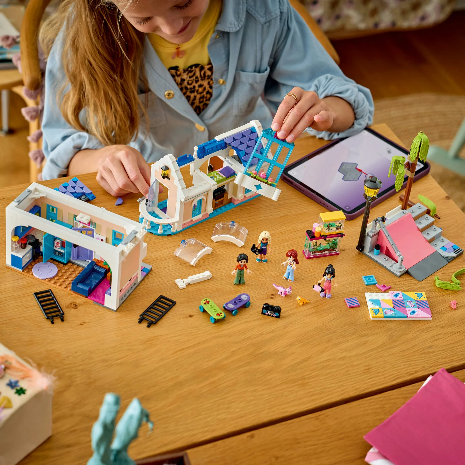 LEGO® Friends Liann’s Family House - Image 5