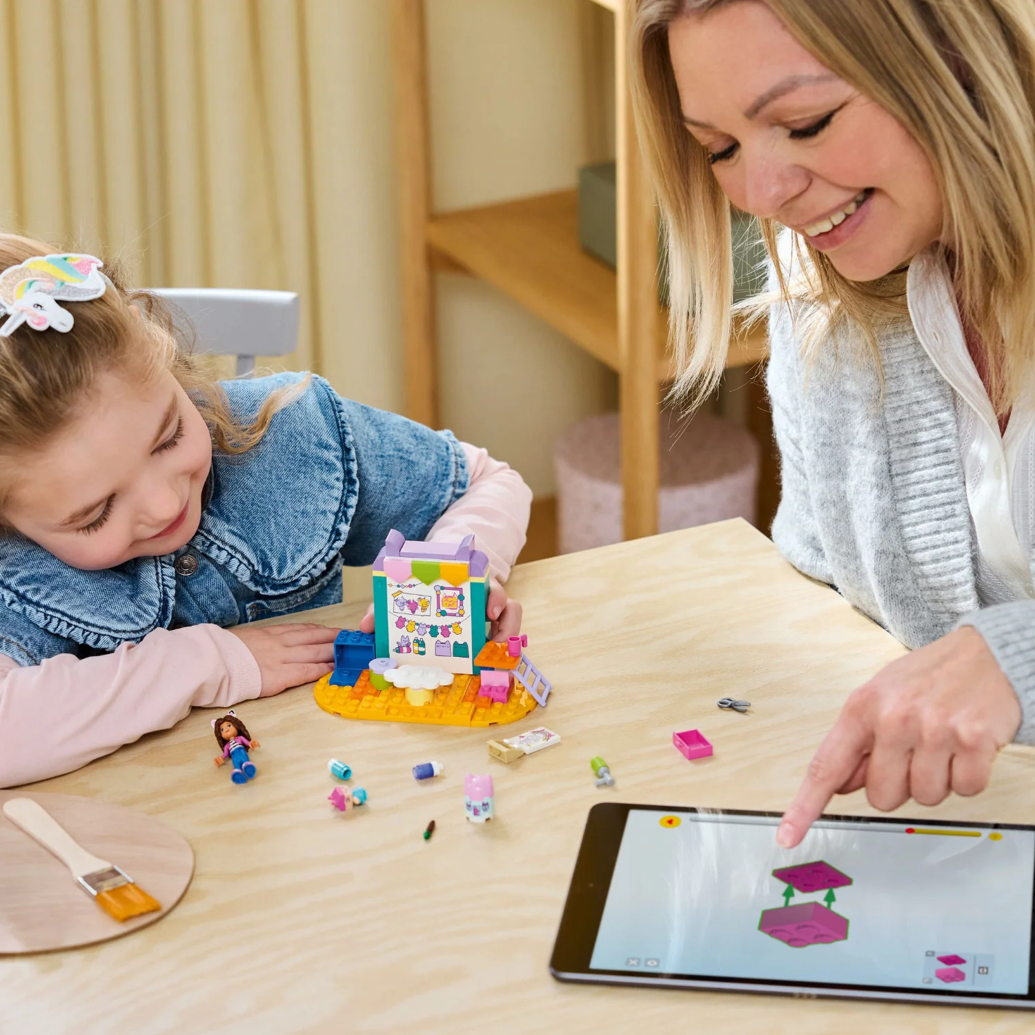 LEGO® Gabby’s Dollhouse Crafting with Baby Box - Image 3