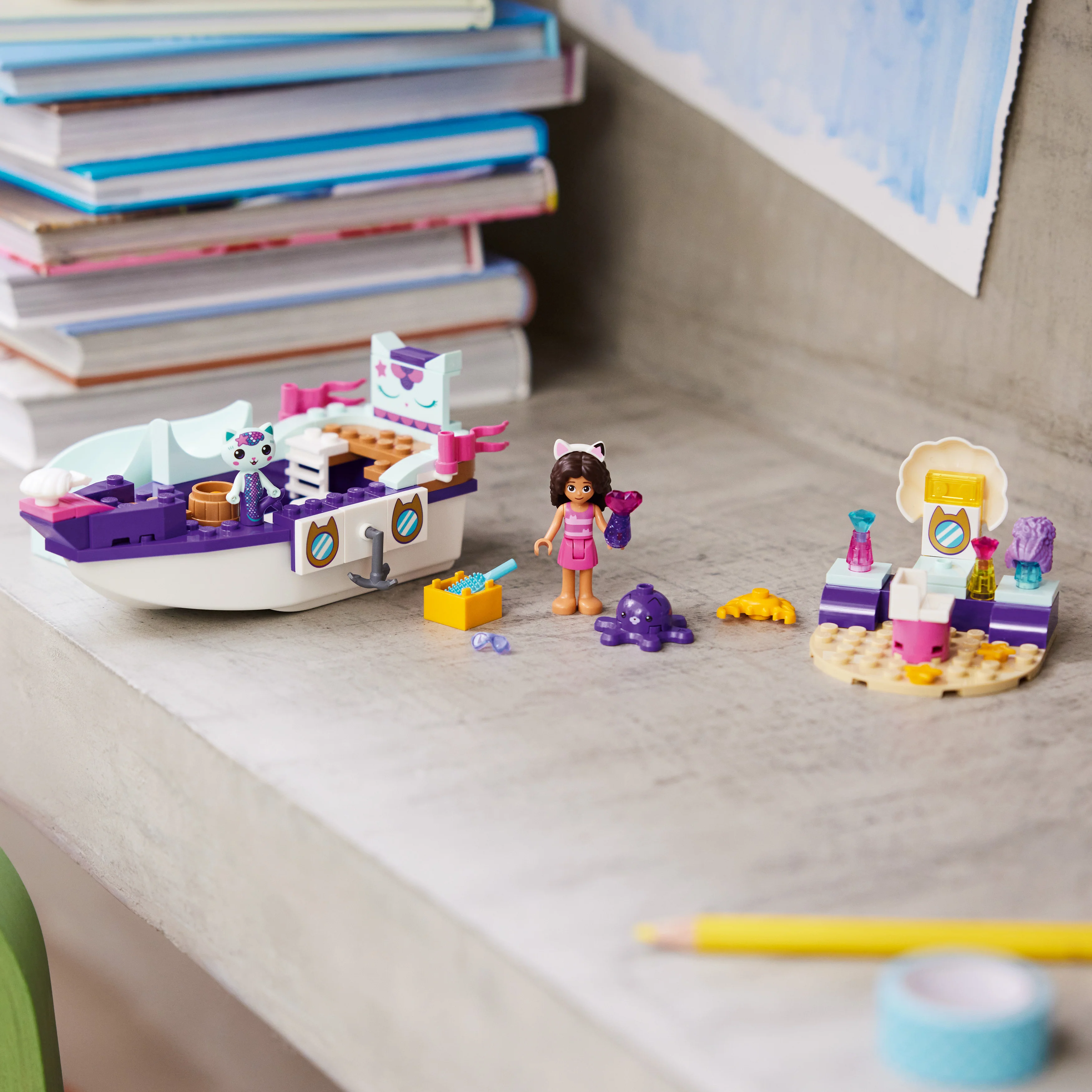 LEGO® Gabby’s Dollhouse Gabby & MerCat's Ship & Spa - Image 6
