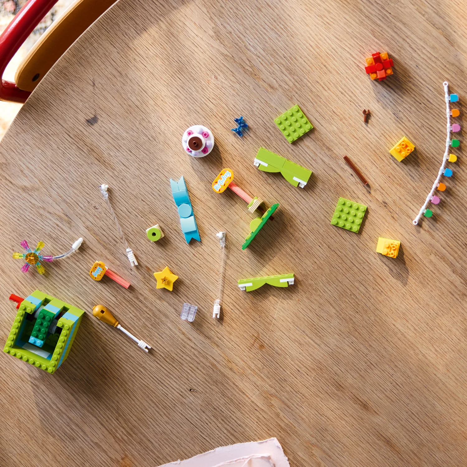 LEGO® Gift Box Celebration - Image 3