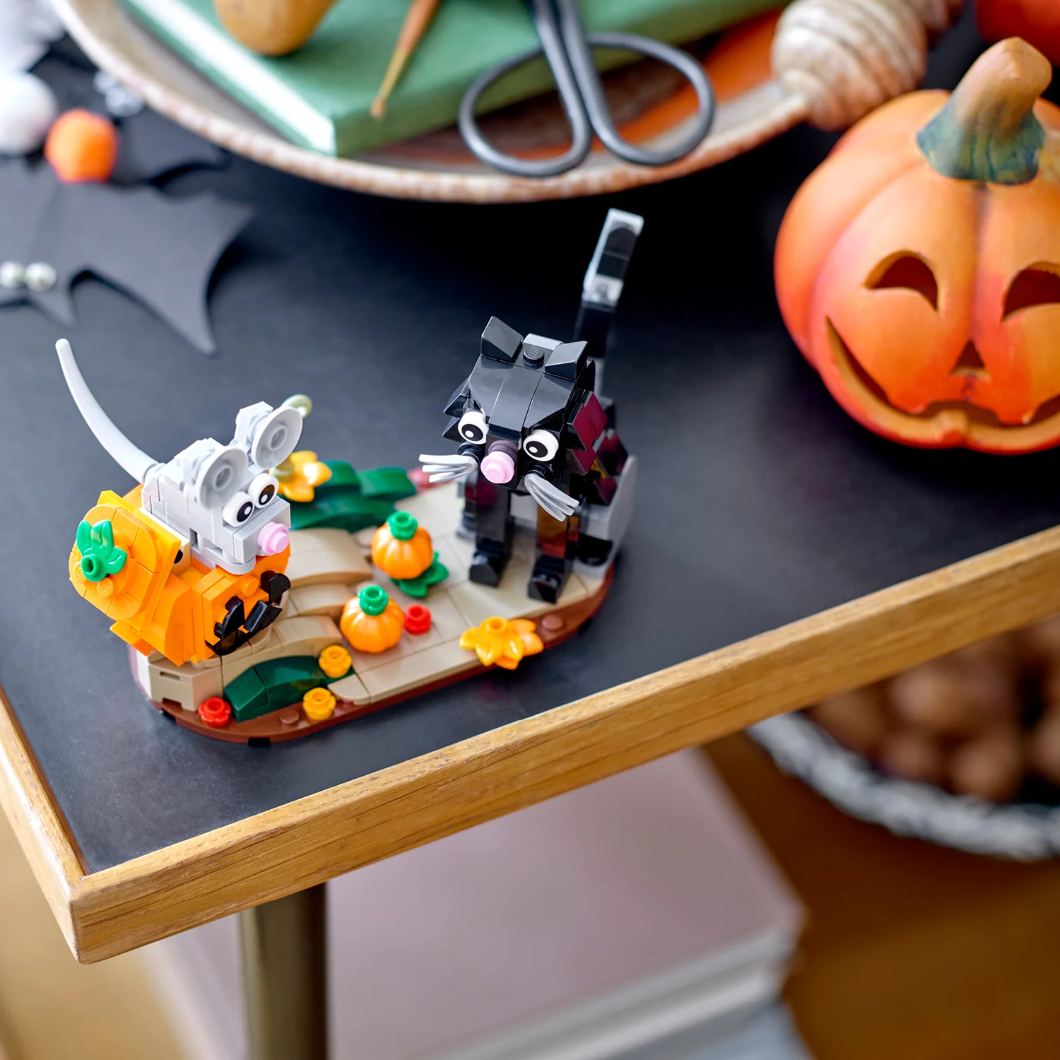 LEGOĀ® Halloween Cat & Mouse - Image 3